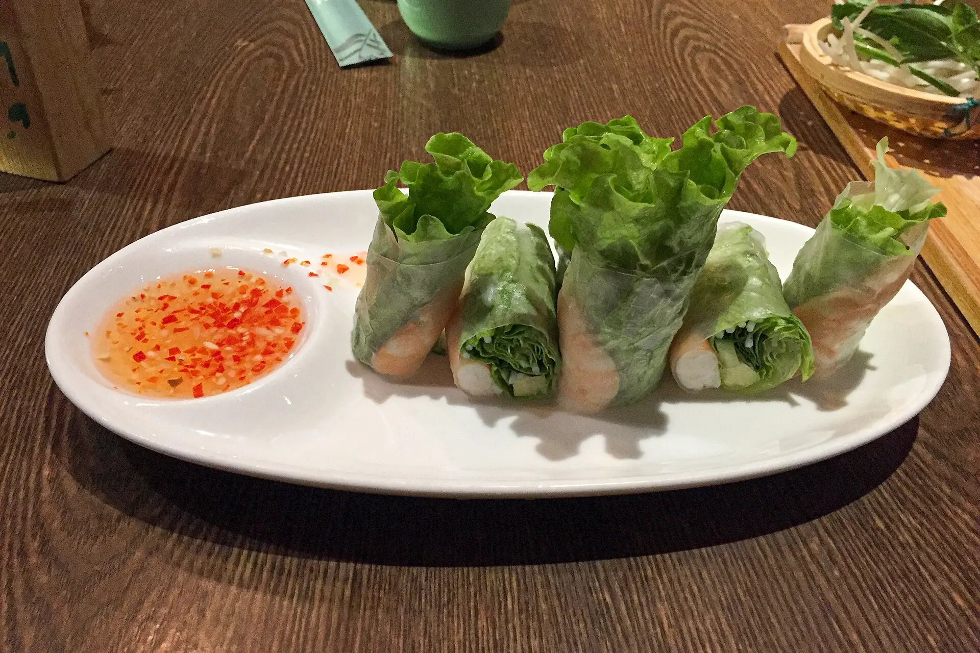 Gọi rượu vang theo món, không theo giá: cách chọn chai cho cả bàn